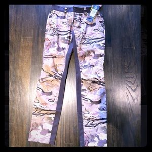 NWT Under Armour women’s hiking/hunting pants